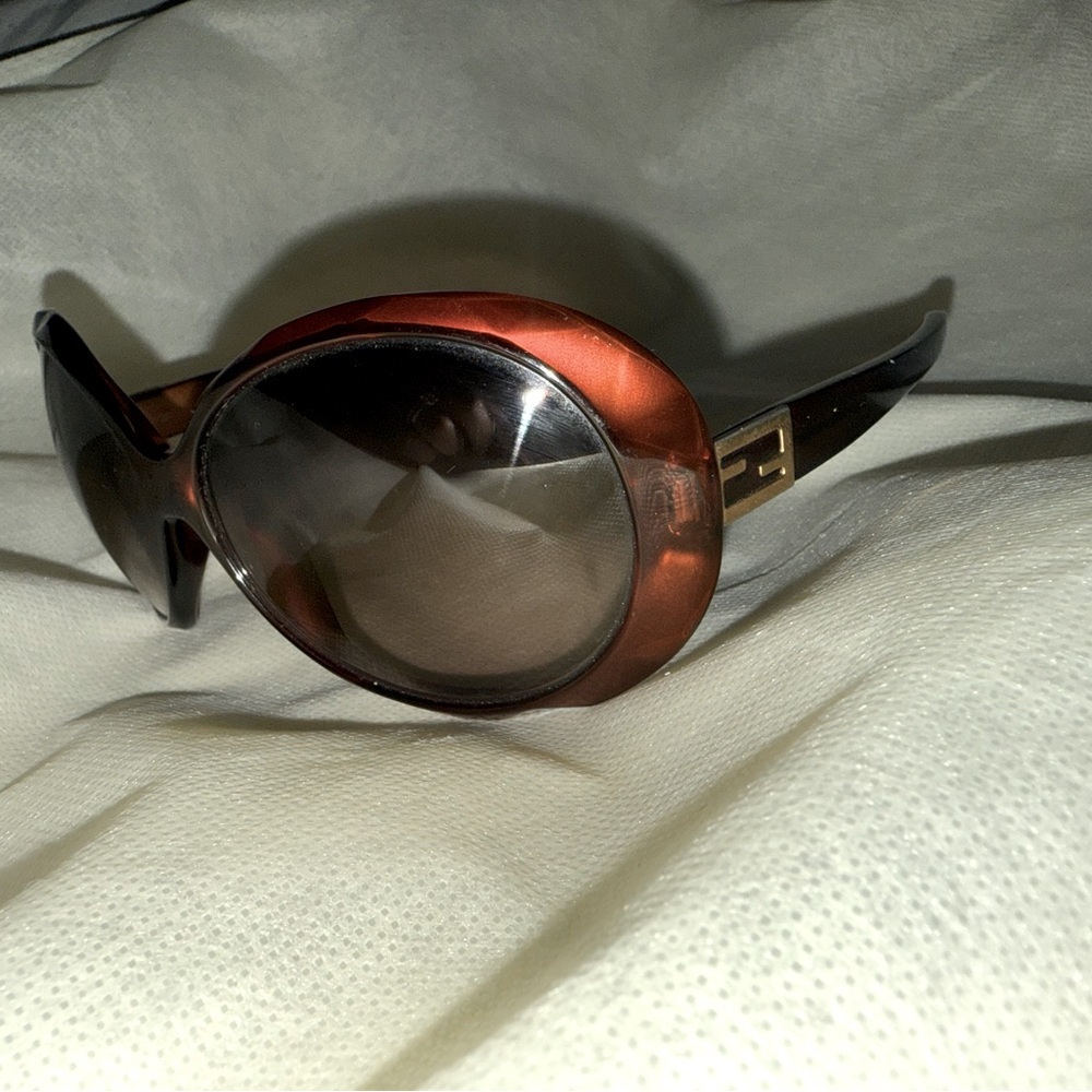 FENDI Elegant Brown Sunglasses